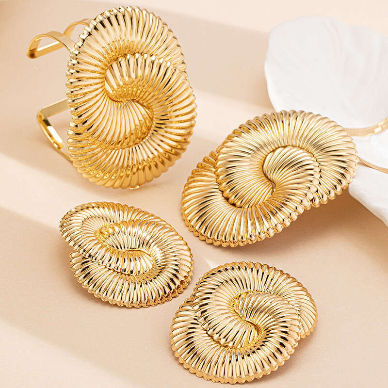 designer jewelry 3 fashionable and personalized exaggerated metal geometric circles twisted ripple women's earrings necklace jewelry set