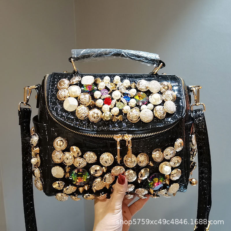 Fashion and Personalized Women's 2025 New Beaded Rivet Water Diamond Single Shoulder Crossbody Bag Versatile Handbag