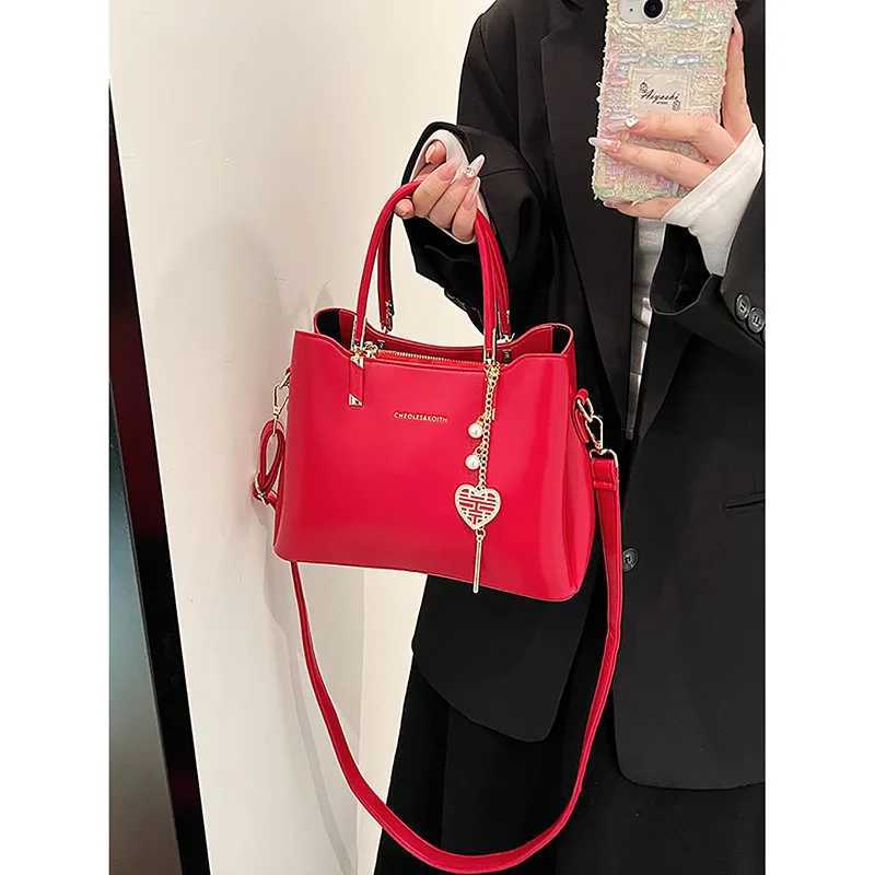Korean Version Fashion Red Bridal Wedding Bag Handbag Womens New Luxury High Quality One Shoulder Crossbody Bag Square Bag Z250303