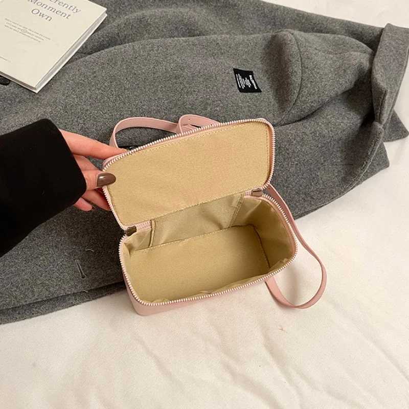 Fashion PU Shoulder Bag Red Square Bag 2025 New Womens Handbag Hot Selling Valentines Day Gift Classic Shoulder Bag Z250303