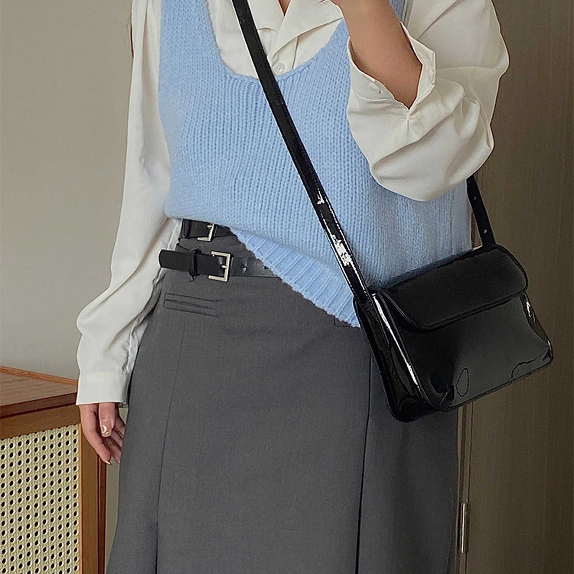 Vintage red patent leather small square bag armpit bag 2023 new fashion versatile square handbag shoulder bag crossbody bag Z250303