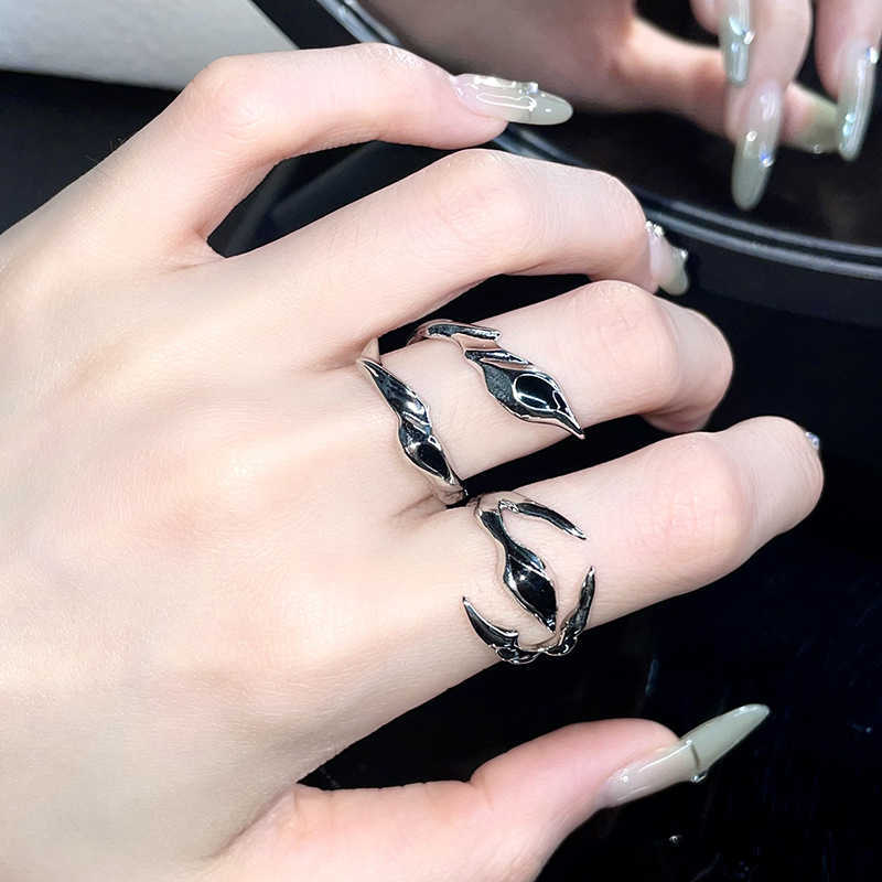 Couple Rings Design a niche Instagram account with a cool and high-end style personalized and dark open mouth couple ring index finger H25303