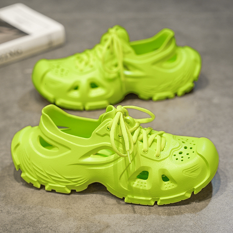 Cave men's sandals, oversized outdoor sports, summer new styles, women's couple water shoes, trendy shoes designer sandals