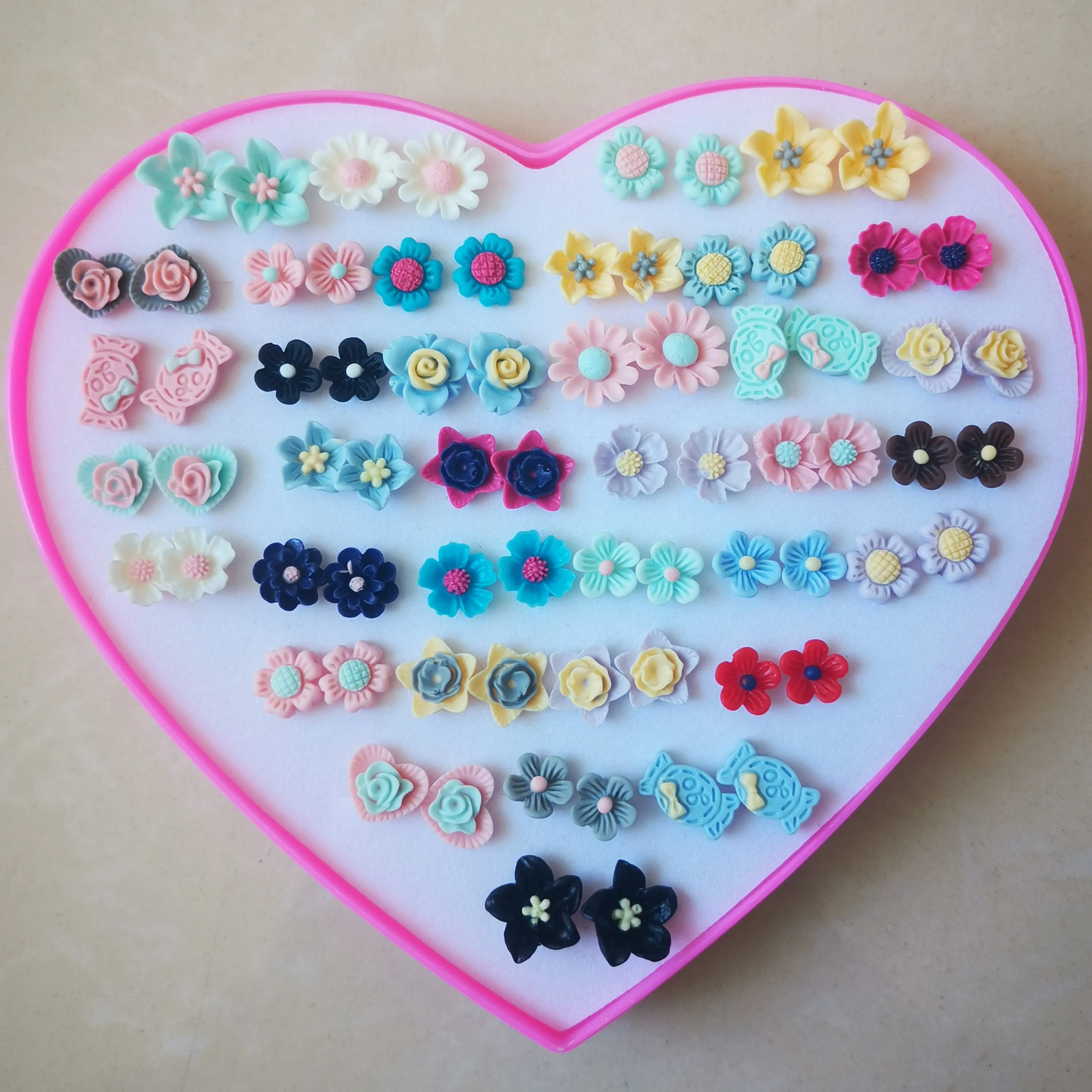 36 Pairs Antiallergic Color Resin Butterfly Stud Earrings for Girls Fruit Animals Ear Studs Set Mix Women Jewelry Kids Earrings 250304