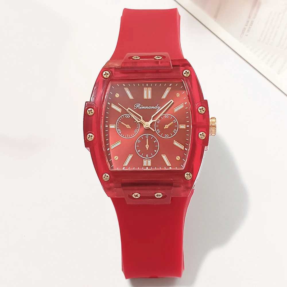New Fashion Women es Casual Sile Wine Barrel Shed Women Quartz Simple Student Wrist Womens ClockXJ250304