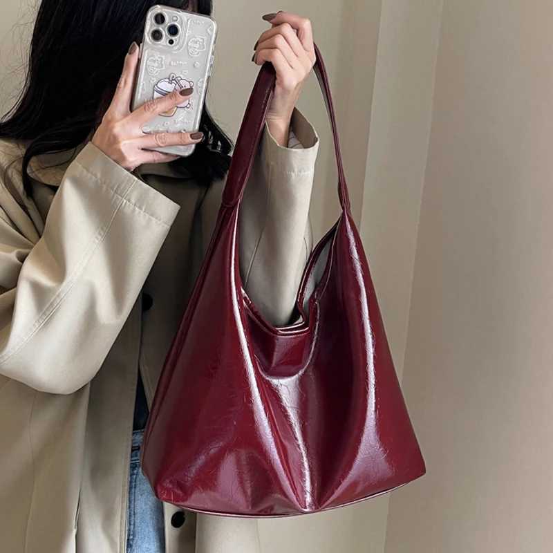 Soft PU Leather Quality Underarm Bag Vintage Wine Red Ladies Shoulder Bag Commuter Large Handbag Womens Versatile Tote Bag Z250303