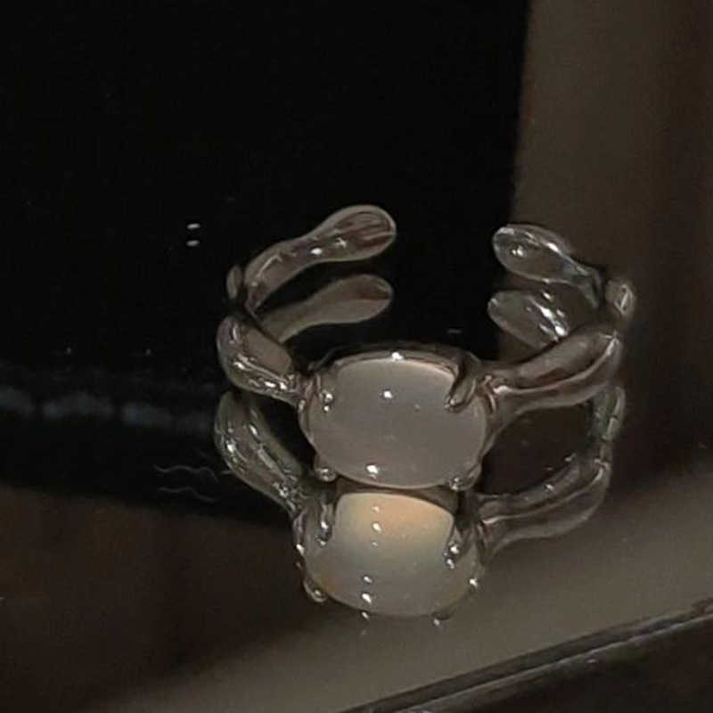 Couple Rings Minority design sense moonlight stone advanced sense diamond inlaid zircon French Open index finger ins cool wind ring H25303