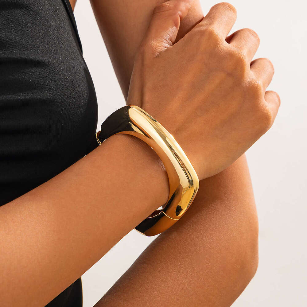 Jewelry Style Exaggerated Design Geometric Alloy Electroplated Bracelet