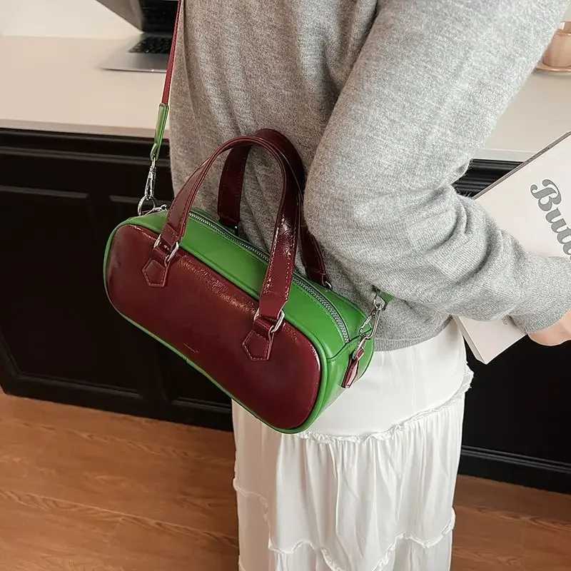 Wine Red Contrast Boston Womens Bag 2025 Autumn/Winter Niche Designer Bag Single Shoulder Ten Font French Handbag Z250303