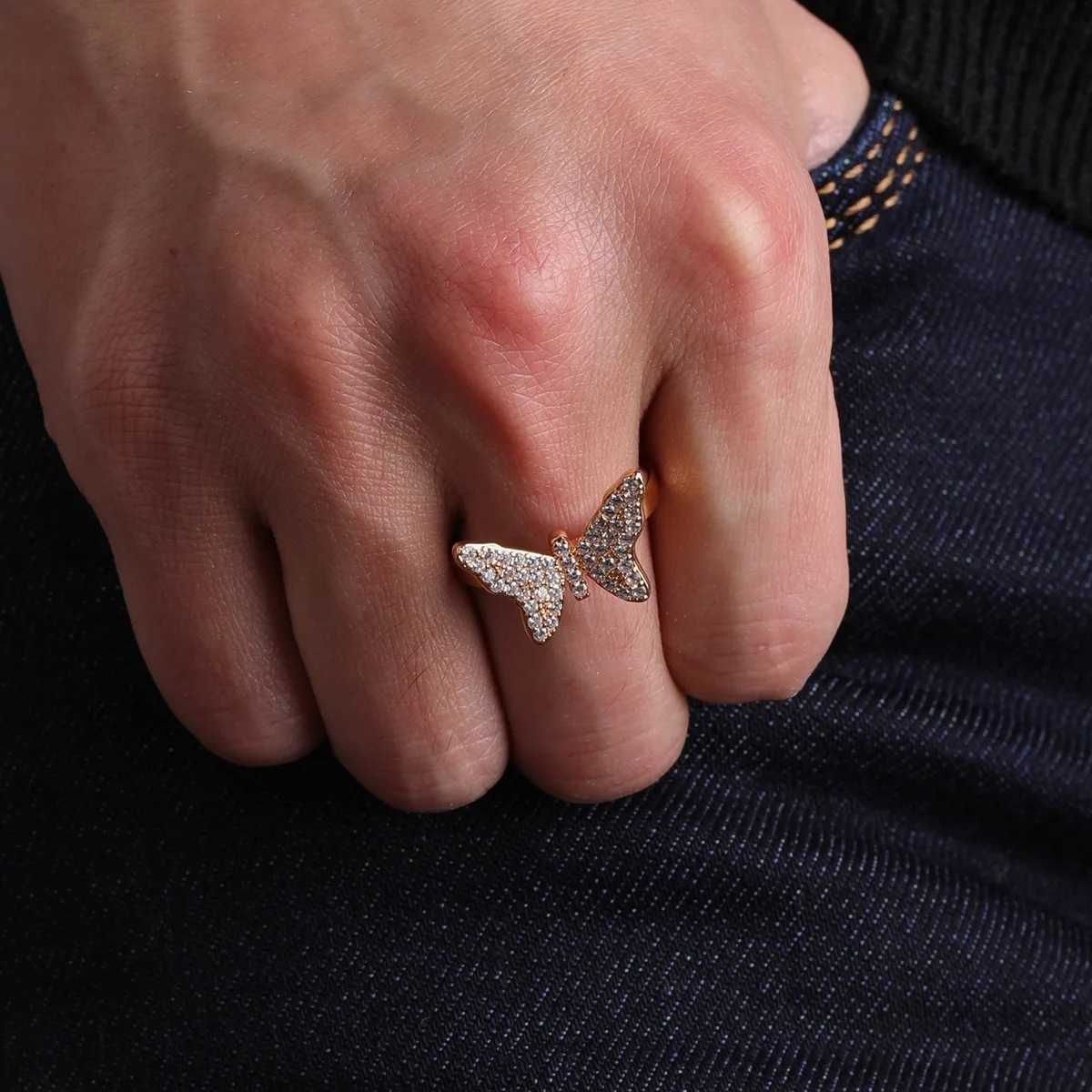 Couple Rings Wind hip-hop womens exquisite butterfly zircon ring real gold electroplating fashionable and personalized trendsetter ring H25303