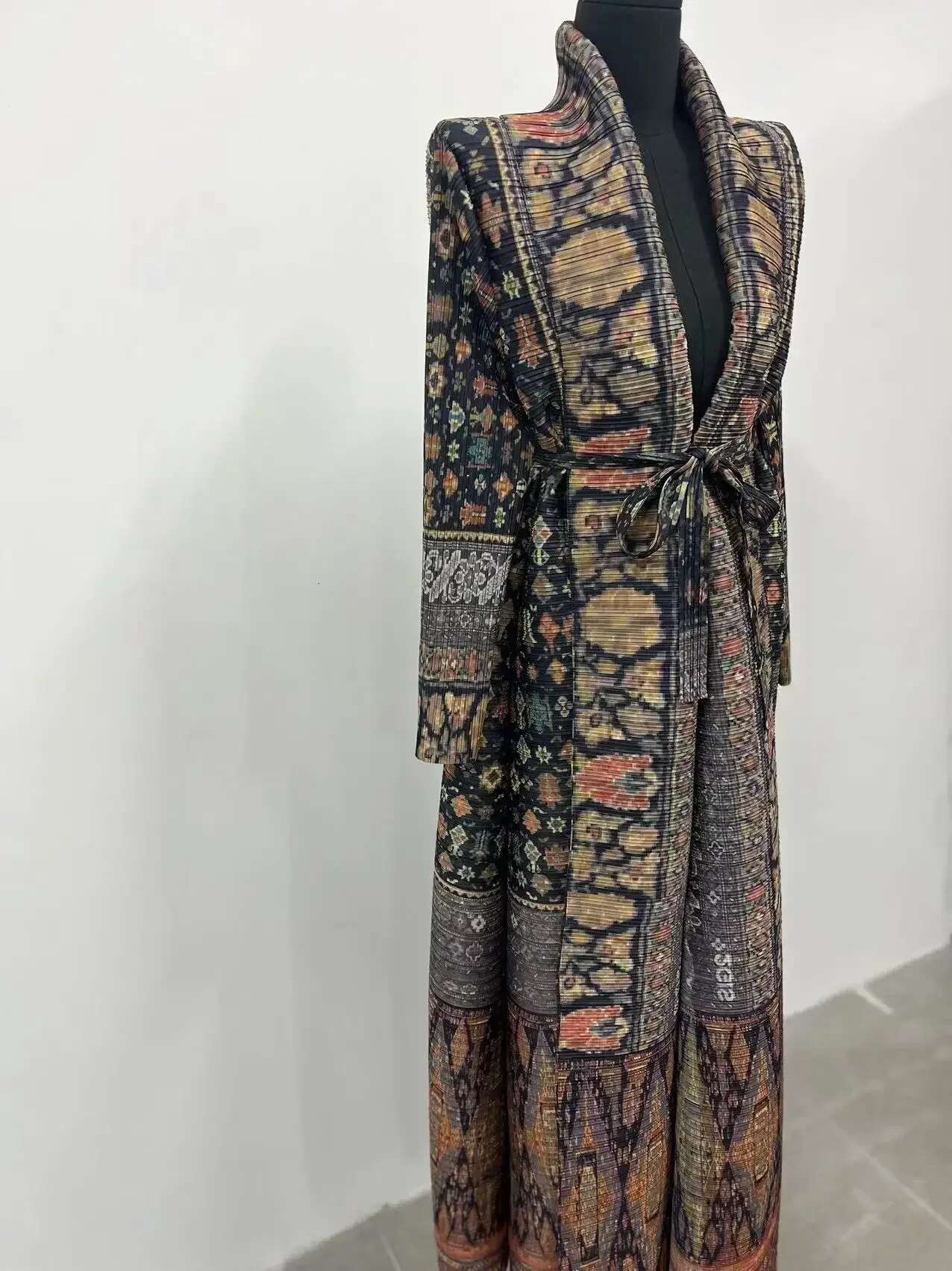 Miyake Pleated Print Foldable Collar Long Sleeved Trench Coat For Women 2024 New Winter Original Designer Fashion Cardigan Dress