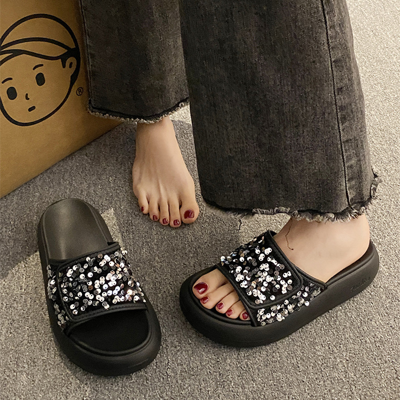 2025 New French Pearl Thick Sandals Designer Women's Summer Clothing Hot Selling Soft Bottom Anti slip EVA Slippers Trendy Casual Shoes