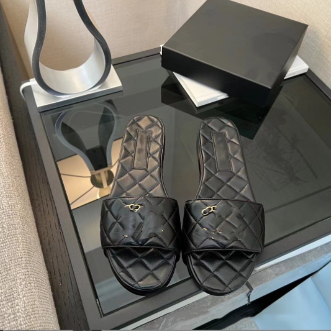 Women slides Designer Sandals lambskin Slippers Leather Summer Flat fashion Slipper Weaving shoe upper beach woman Slippers Size 35-42