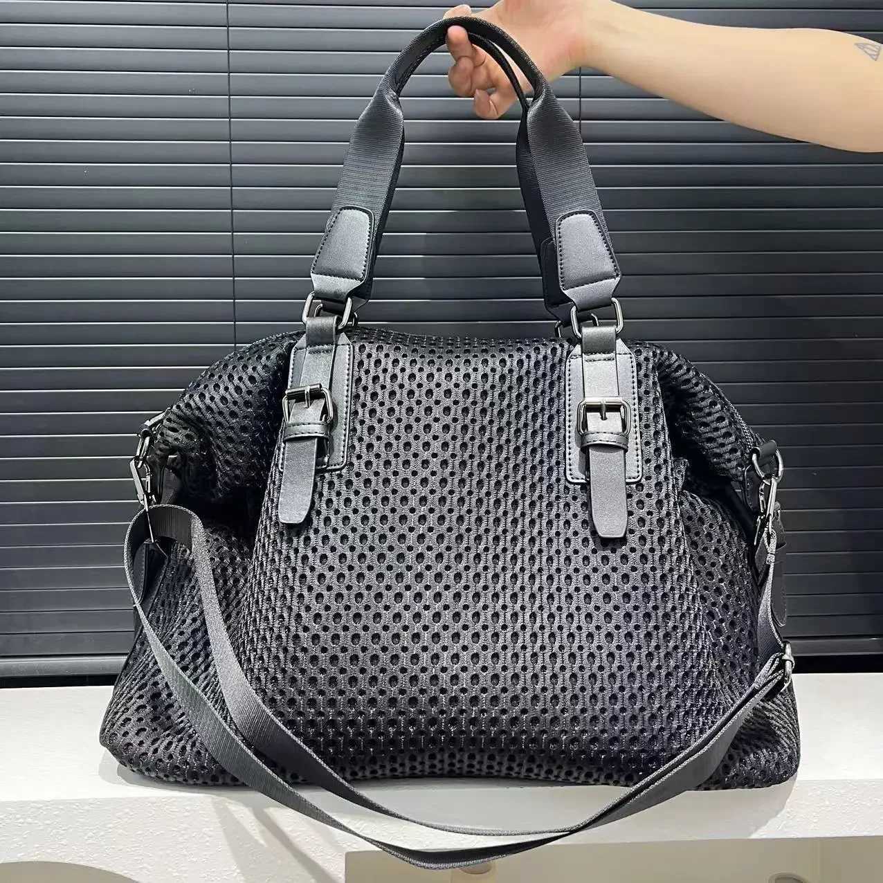 Womens travel bag simple leisure vacation large bag waterproof nylon mesh shoulder messenger bag Y250304