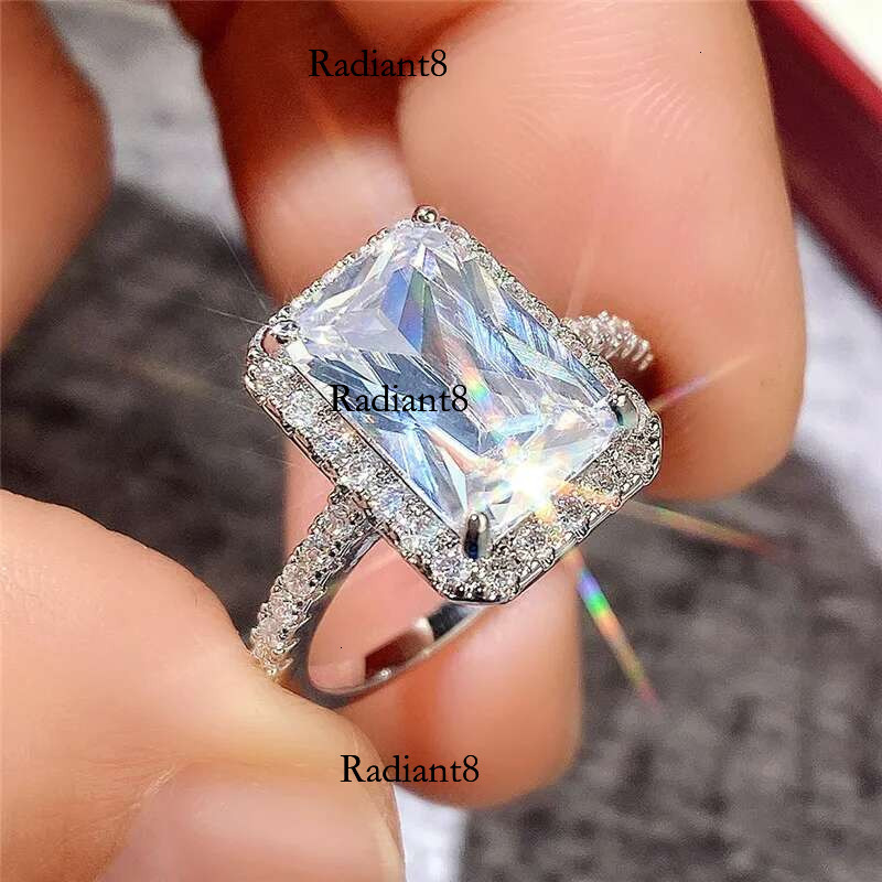 Lihong Light classic sterg sier square moissanite ring as a jewelry gift for women's engagement party