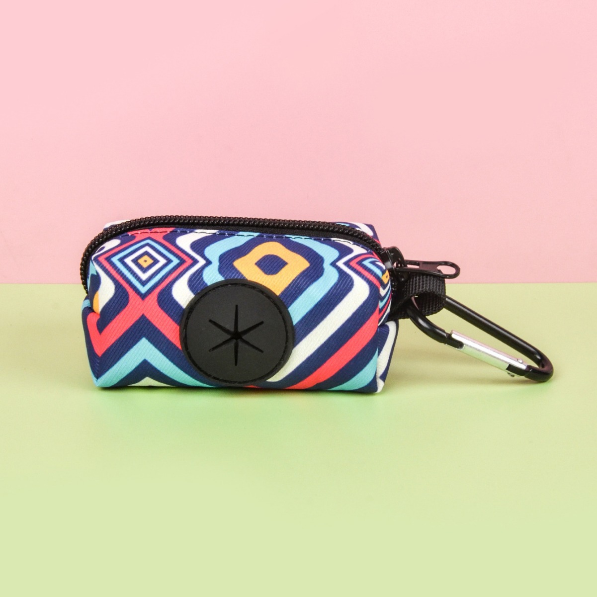 Cute Design Pet Poop Bag Holder Dispenser Without Poop Bag And Leashes Can Attached With Any Dog Leashes For Valentine's Day