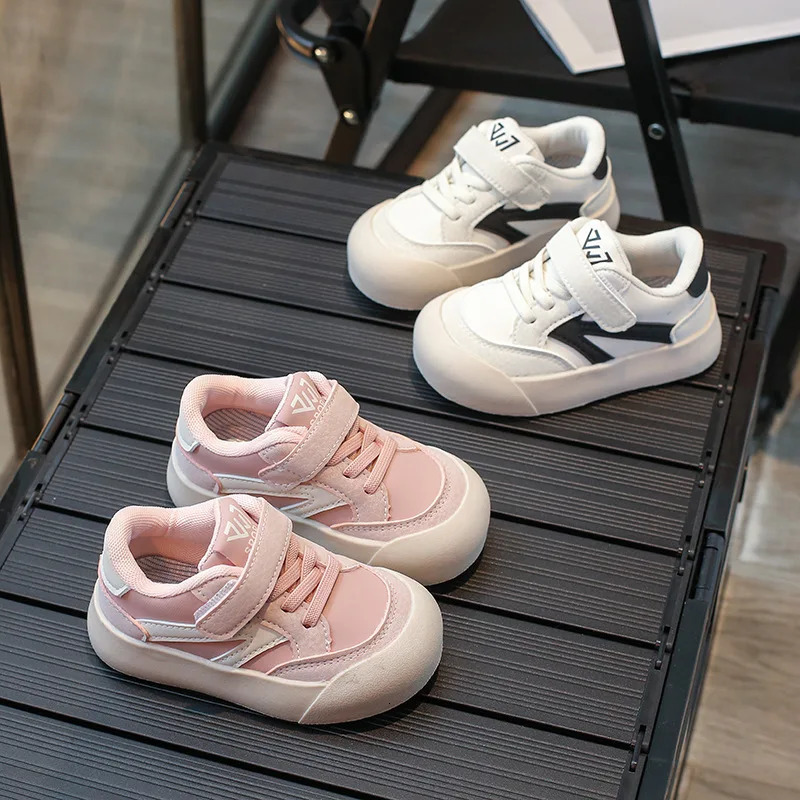 Low top childrens tennis shoes selling flat sports boys and girls casual platform soft soled school H02252 250303