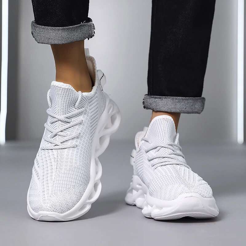 Hot Selg Men's Breathable Sports Outdoor Non-Slip Sneakers Couple Casual Comfortable Running Shoes