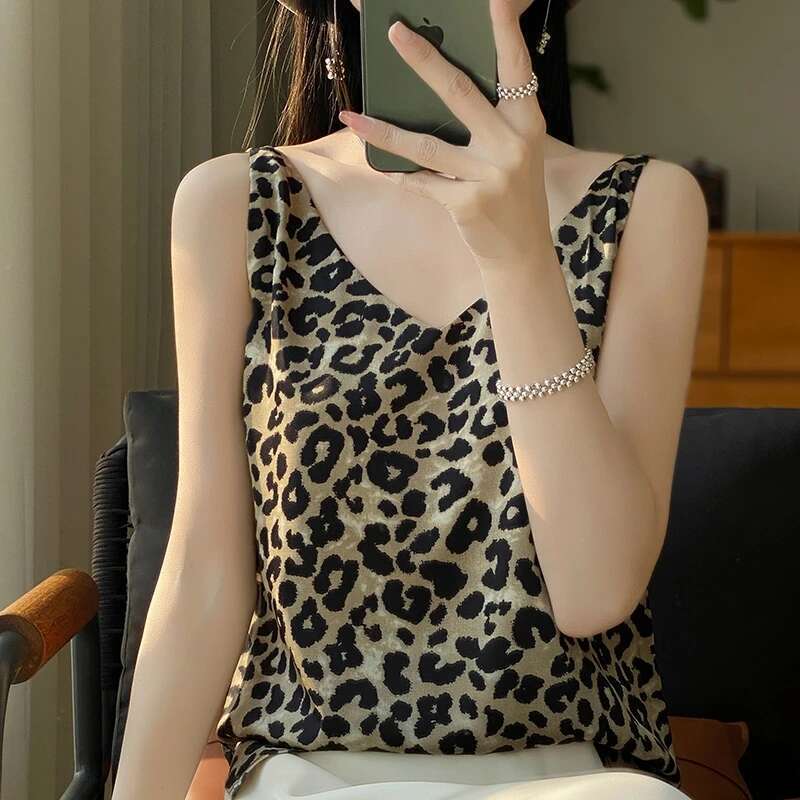 Design Western-style Niche Silk Women's V-neck ral Print with Suit Satin High-end Vest Camisole Womens Tops