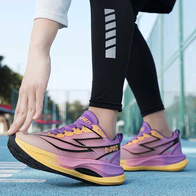 Fashion mens and womens sports running shoes casual breathable mesh surface carbon plate support wear-resistant rubber outsoleC250304