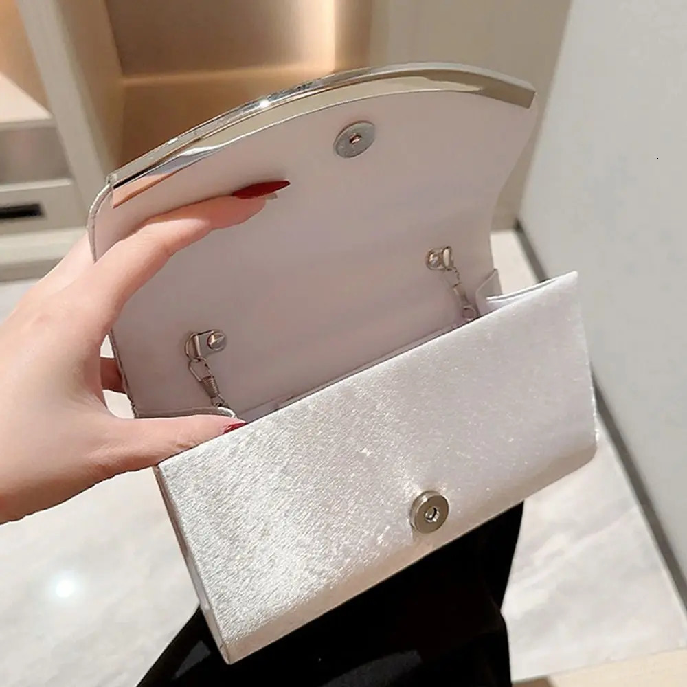 Fashion Ladies y Sequins Clutches Evening Bags Glitter Banquet Handbags Women Chain Shoulder Bag Wedding Party Purse 250303
