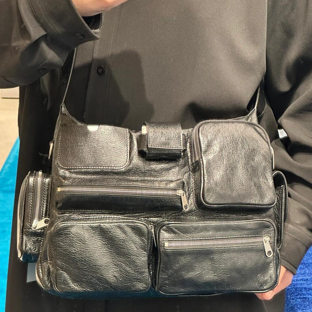 2024 New Internet Celebrity Same Style Fashionable Versatile Black Motorcycle Pocket Concave Design Single Cross Shoulder Bag