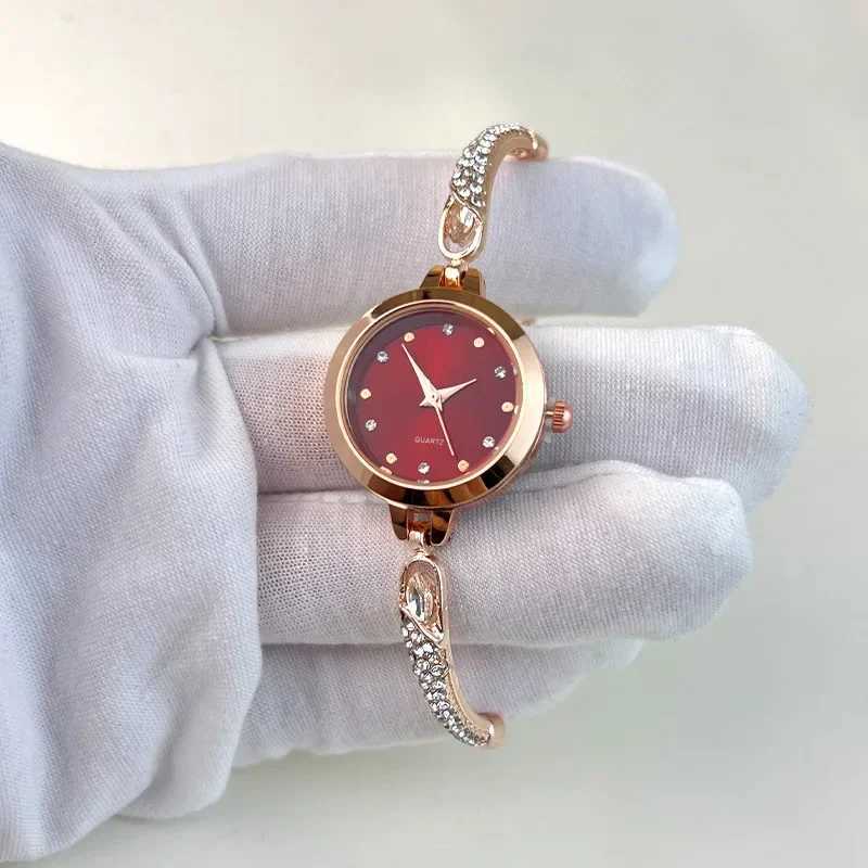 Womens New Quartz Water Diamond Slim and Exquisite Bracelet Womens Korean Quartz Wristlets LeisureXJ250304
