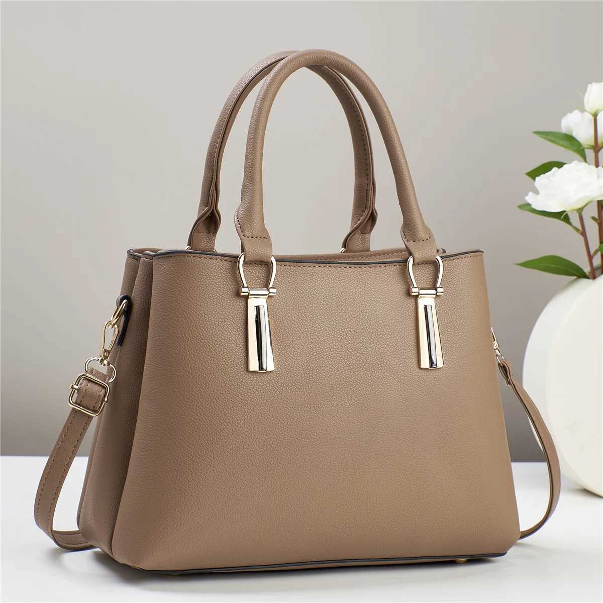 2024 New Womens Super Large Capacity Single Shoulder Cross Body Bag Z250303