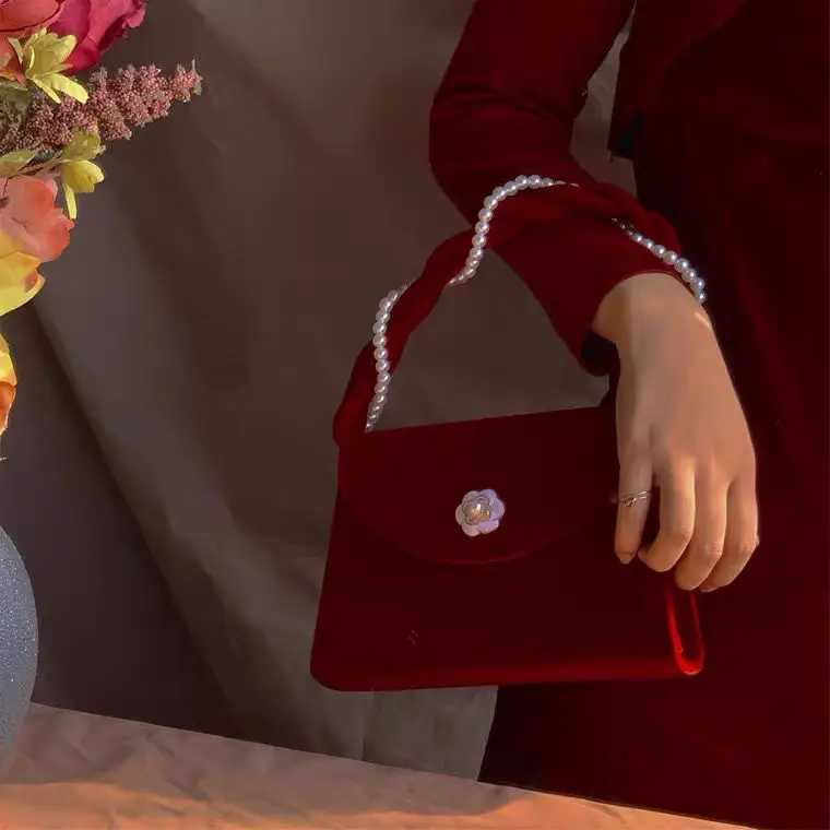 Pearl Chain Womens Small Square Shoulder Bag Womens Red Velvet Cross Body Bag Luxury Womens Underwear Bag Wallet Handbag Z250303
