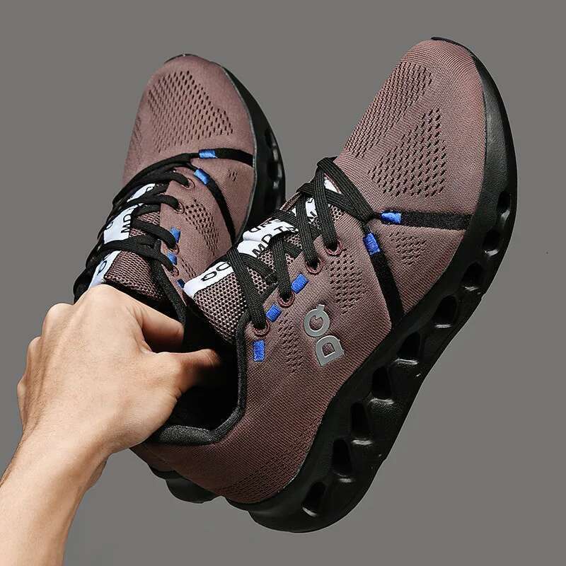 Men Running Sneakers Women Lightweight Sport Classical Mesh Brea thable Casual Shoes Male Fashio n Moccasins Sneaker