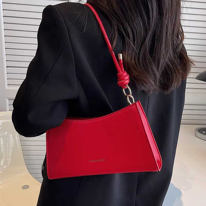 Fashion Wedding Bag Womens 2023 New Temperament Simple Shoulder Underarm Bag Luxury Designer Red Bride Handbags Trend Z250303