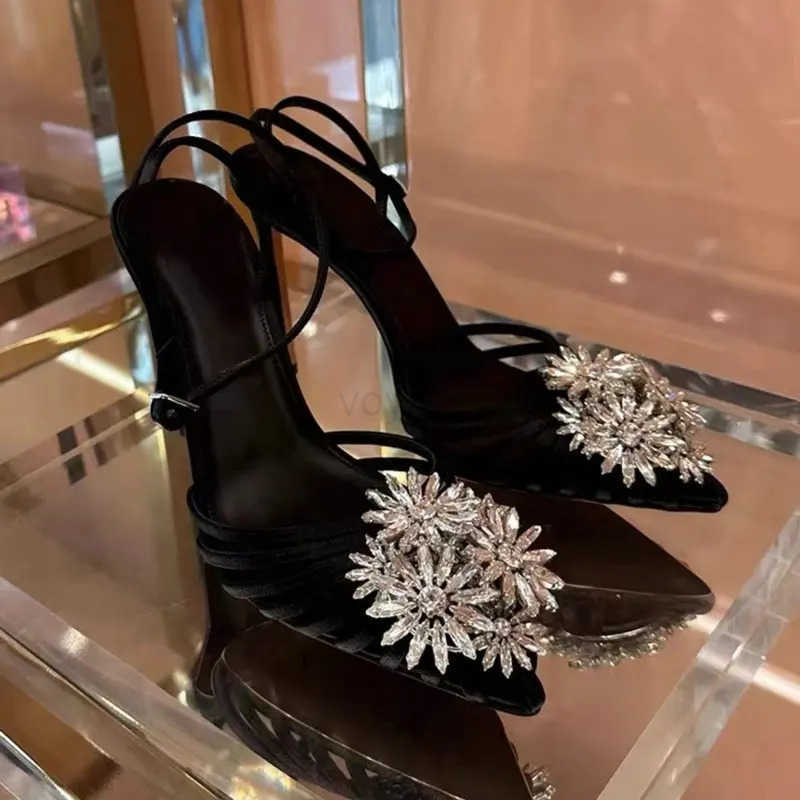 2024 Summer Pointy With Rhiner Flower Ran Sandals Wens New Sexy Hollow-out Beautif High H Luxury Shiny Pumps Z250304