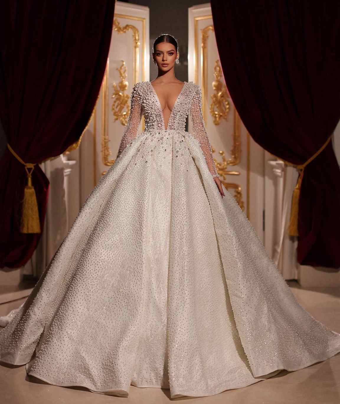 A e Women Wedding V Neck Long Sleeves Bridal Gowns Sequins Pearls Lace Sweep Train Dress Custom Made