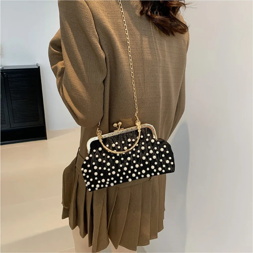 Artificial Pearl Diamond Inlaid Shoulder Bag Metal Chain Messenger Lady Banquet Shell Fashion Evening Handbag 250303