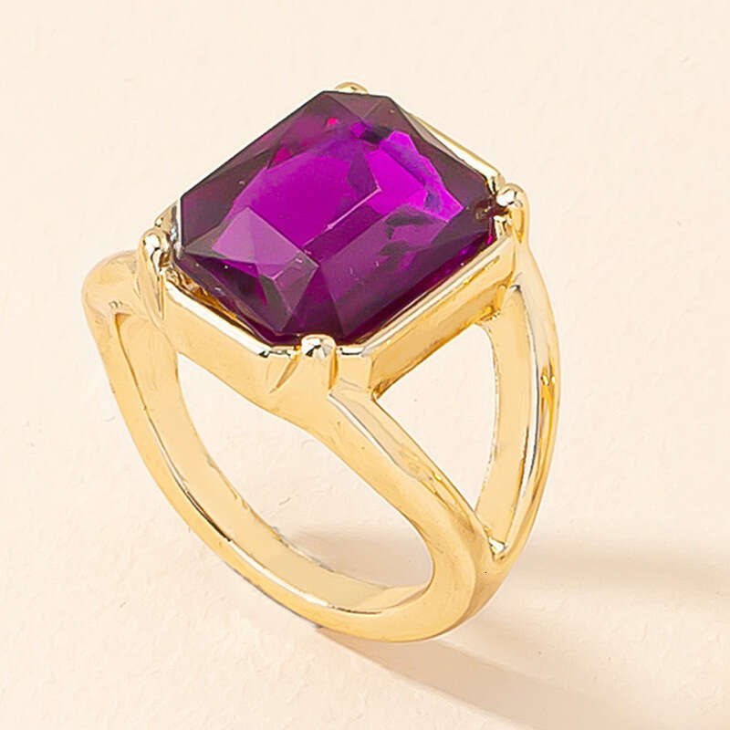 designer jewelry Personalized gold zinc alloy ring, men's and women's jewelry, simple square fashion accessory
