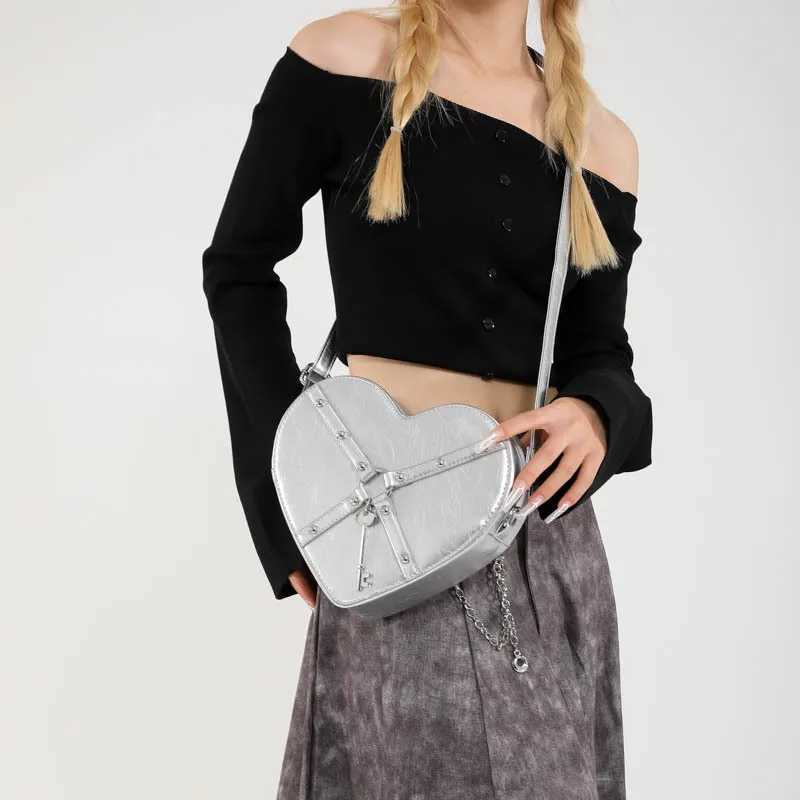 Shoulder Bag Heart shaped Wallet Handbag Red PU Leather Gothic Handbag Fashion Womens Cross Body Bag Z250303