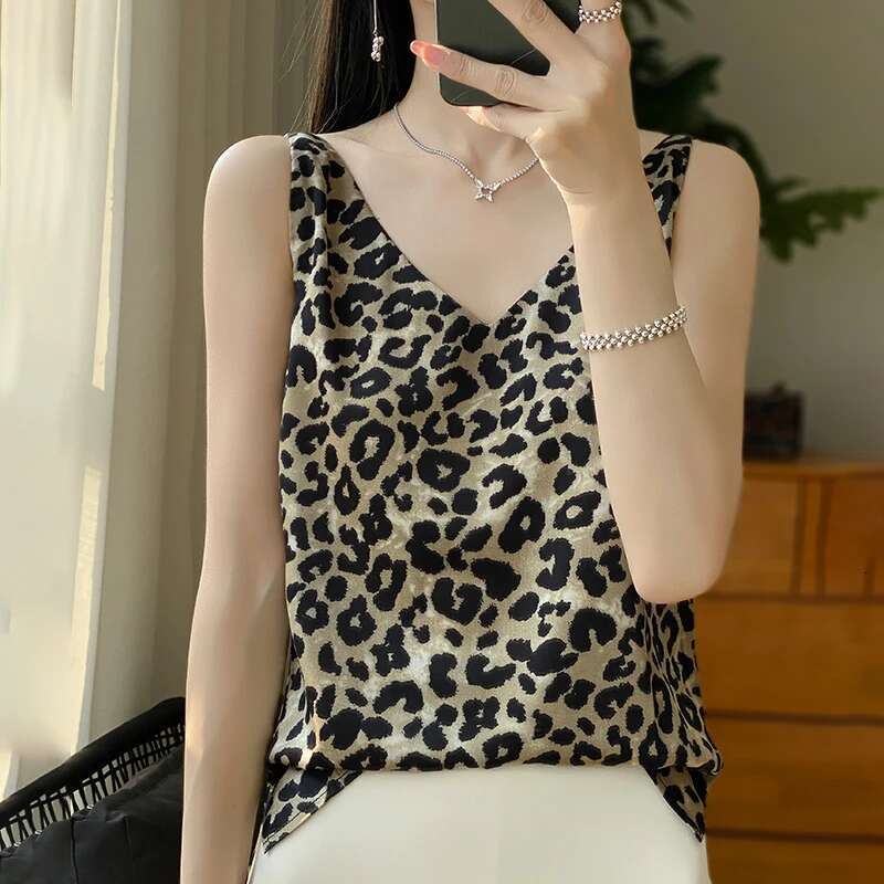 Design Western-style Niche Silk Women's V-neck ral Print with Suit Satin High-end Vest Camisole Womens Tops