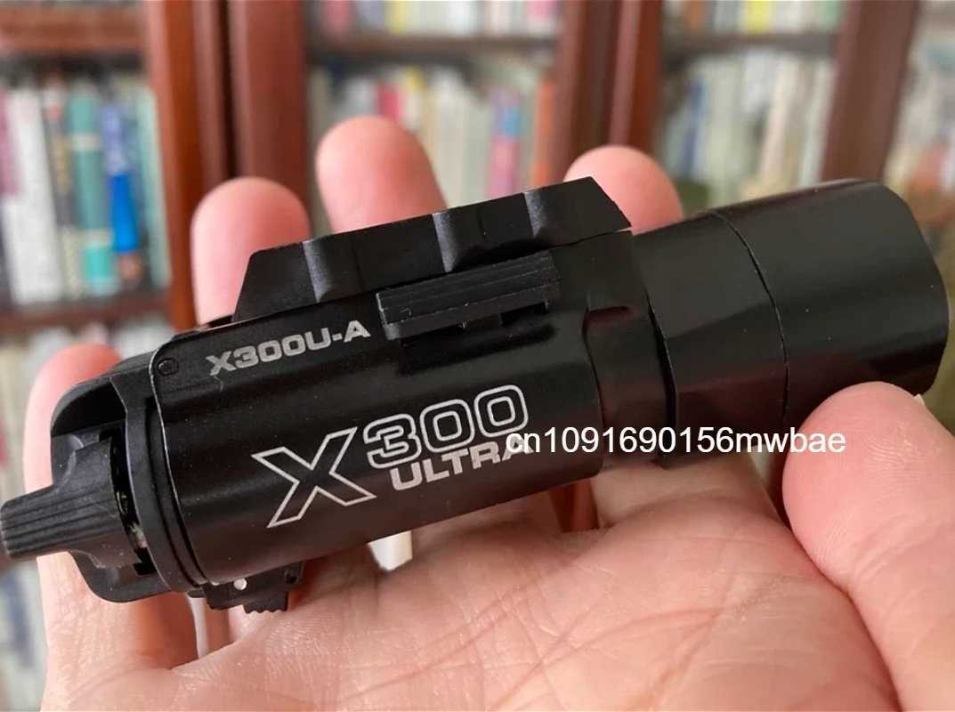 Tactical X300U-A D Flashlight for Pistol Light Airsoft Helmet Light Hunting Weapon Torch 1000 Lumens Fit 20MM RailXJ250303