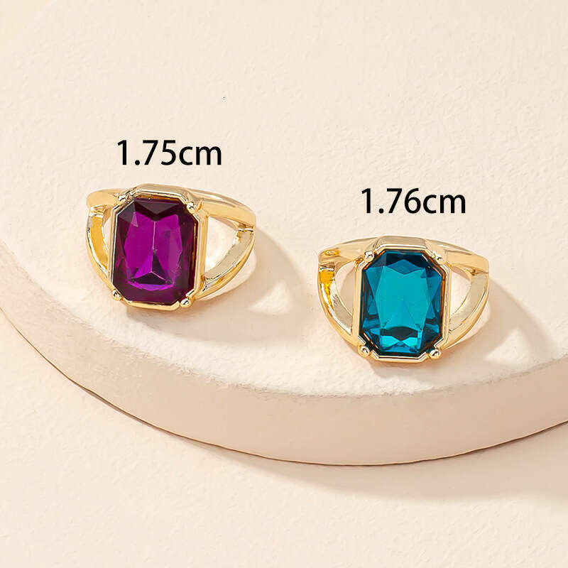 designer jewelry Personalized gold zinc alloy ring, men's and women's jewelry, simple square fashion accessory