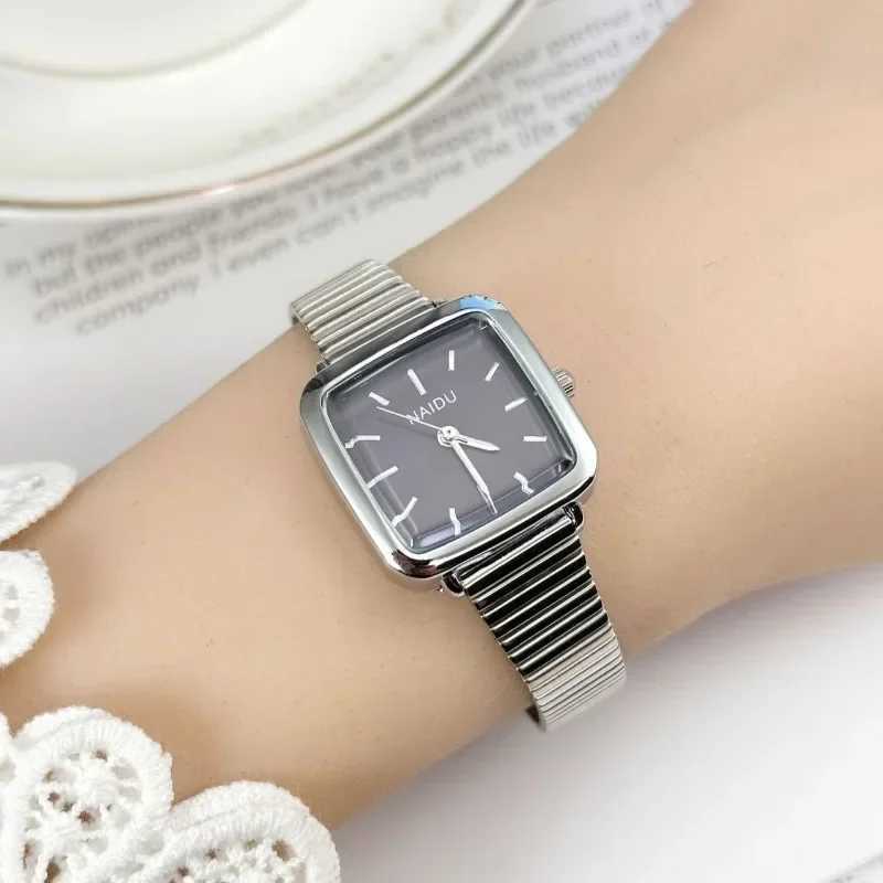 Retro Steel Str for Women Luxury Gift Square Quartz Students Casual Ladies Wrist Dropshipping Womens WatchXJ250304