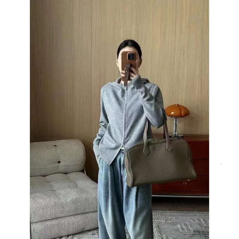 High Quality First Layer TC Cowhide Boston Baommuter Travel Light Large Capacity Handbag Casual Versatile