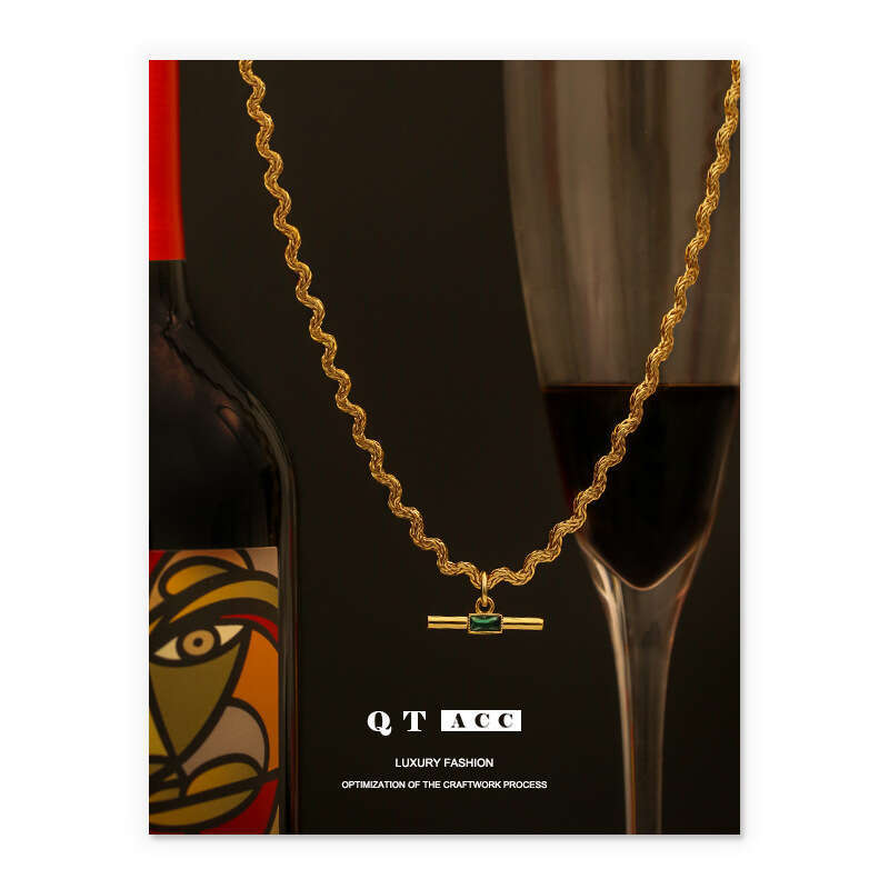 Brass plated with genuine gold, Korean niche style curved chain design, emerald zircon necklace for women in autumn and winter