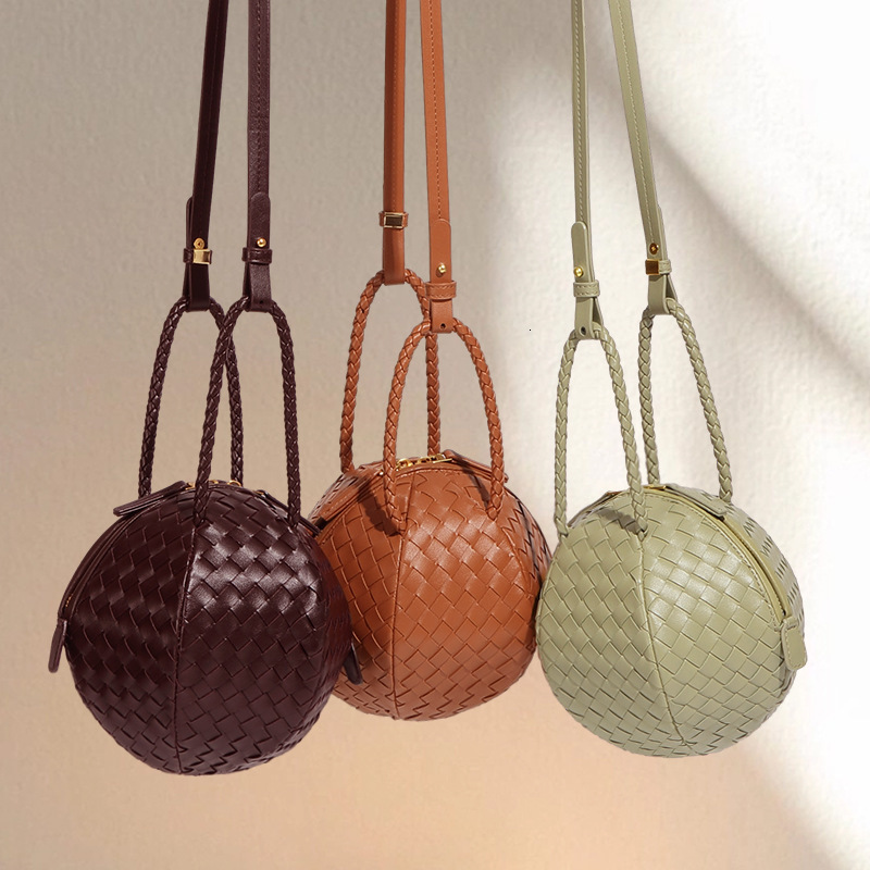 Fashionable Design Spring/Summer New Handwoven Handheld Embroidered Ball With Simple And Versatile Texture, Single Shoulder Crossbody Bag For Women