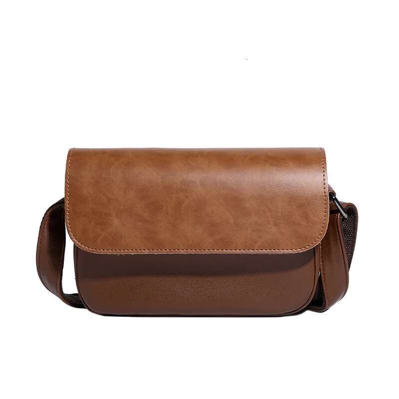 Men's Small Body Japanese Retro Casual Shoulder Fashion Brand Crossbody Leather Flap Messenger Men's Bag