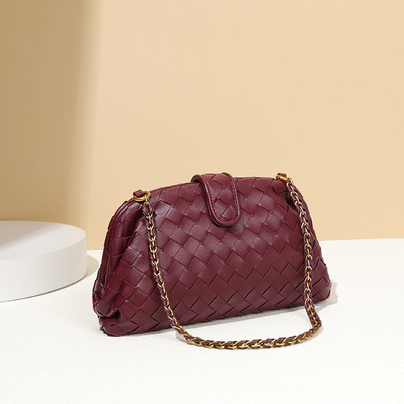 Fashionable And Minimalist New For bags designer handbags Hand Woven Gold Chain Single Shoulder Armpit Cloud Bag Clip Bag