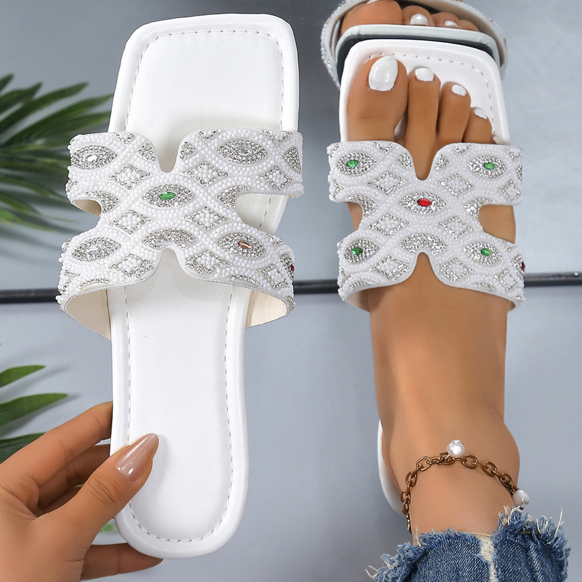 2025 Summer Designer Women's Large Slippers New Trendy Casual Sandals Square Head Flat Bottom Outer Rhinestone Straight Drag Size 43