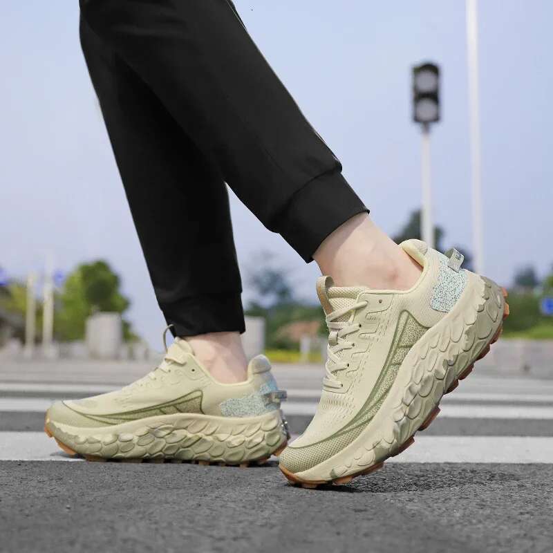 Professional Men Cross-country Hiking Non-slip Unisex Mountain Climbing Sneakers Good Quality Women Hiker Shoes