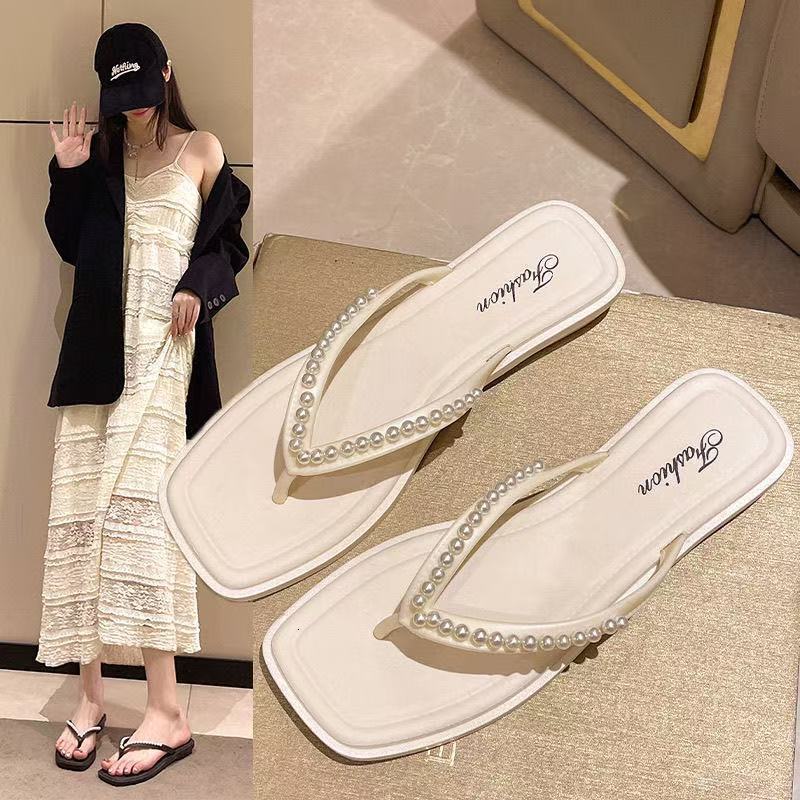 2025 new pearl clip on women's flip flops French niche design square headed pearl beach sandals trendy casual slippers