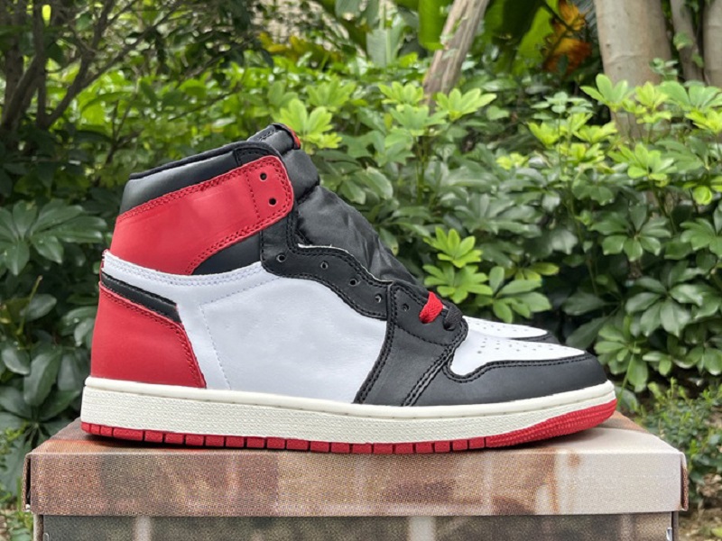 Reimagined Black Toe 1 High Top Basketball Shoes White Varsity Red with Suede Accents for Men Dark Mocha Union Grey Sneaker