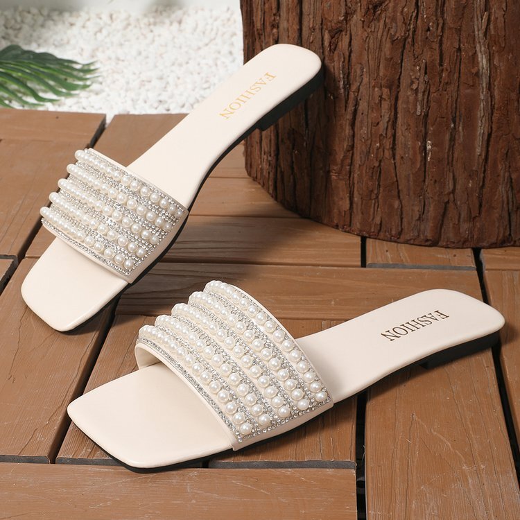 2025 New Flat Shoes with Pearl Water Diamond Straight Beach Designer Women's Cool and Trendy Casual Sandals